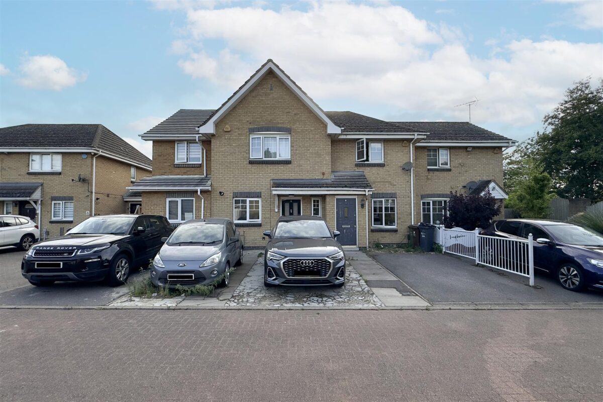 Spinnaker Close, Barking